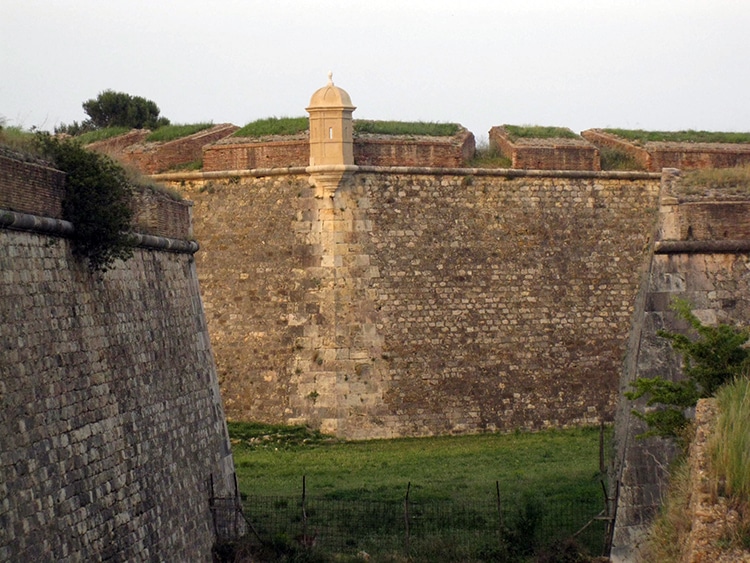 muralles - castell de sant ferran