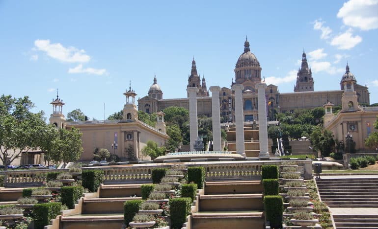 Guerra i Museus Exposició temporal i terrasses del MNAC